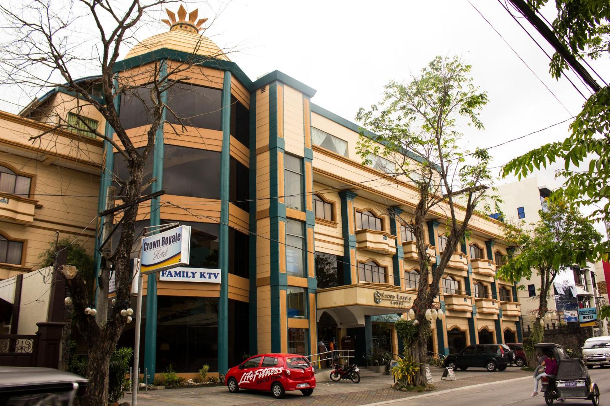 Crown Royale Hotel Balanga Buitenkant foto